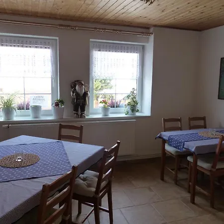 Guest house Max *